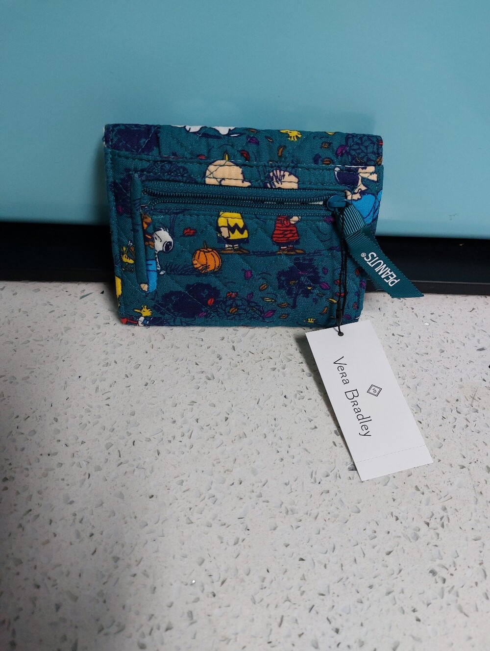 Fall For Peanuts Snoopy RFID Riley Wallet NWT - Picture 2 of 3